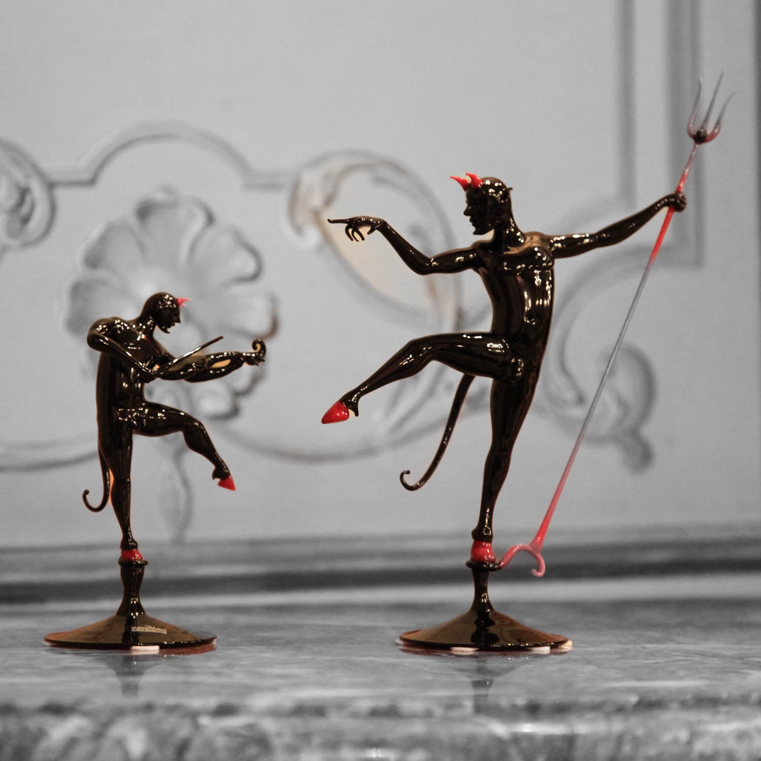 Red devil with violin - murano glass