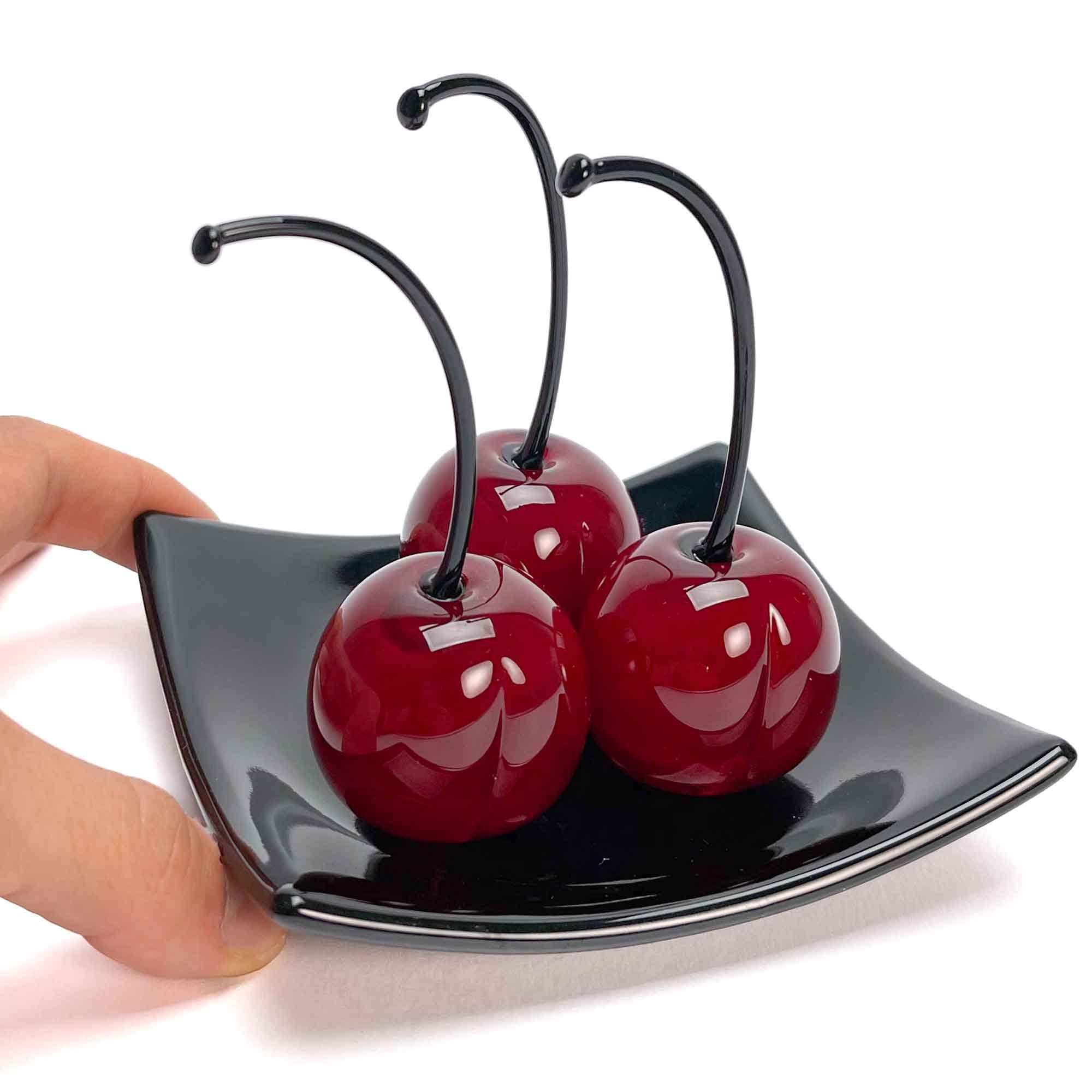 Set 3 Medium Cherries with Black Square Plate "Love and Elegance" - Murano Glass