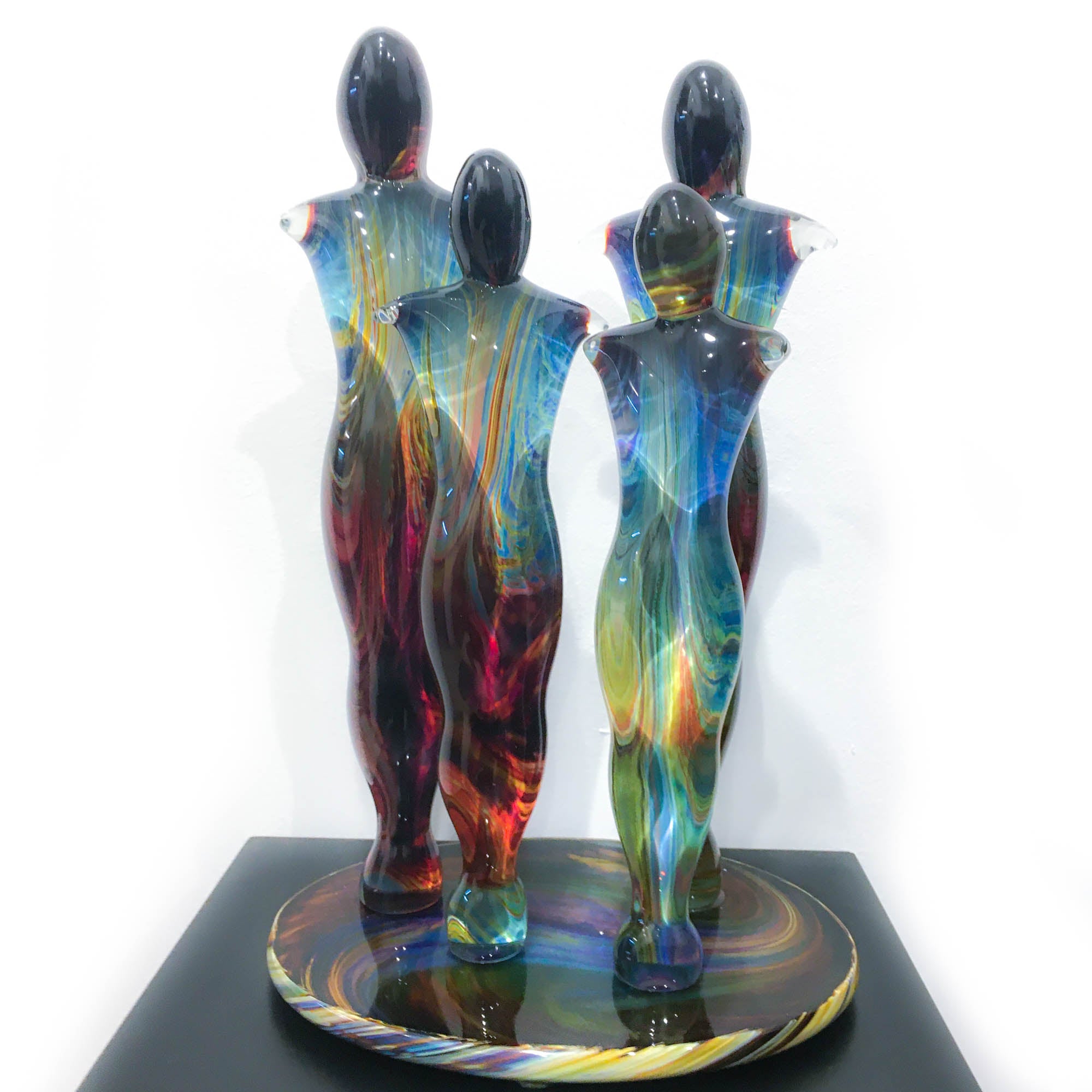 Family in chalcedony glass, four subject