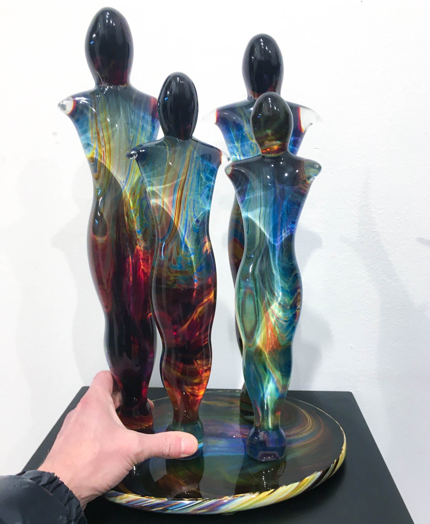 Family in chalcedony glass, four subject