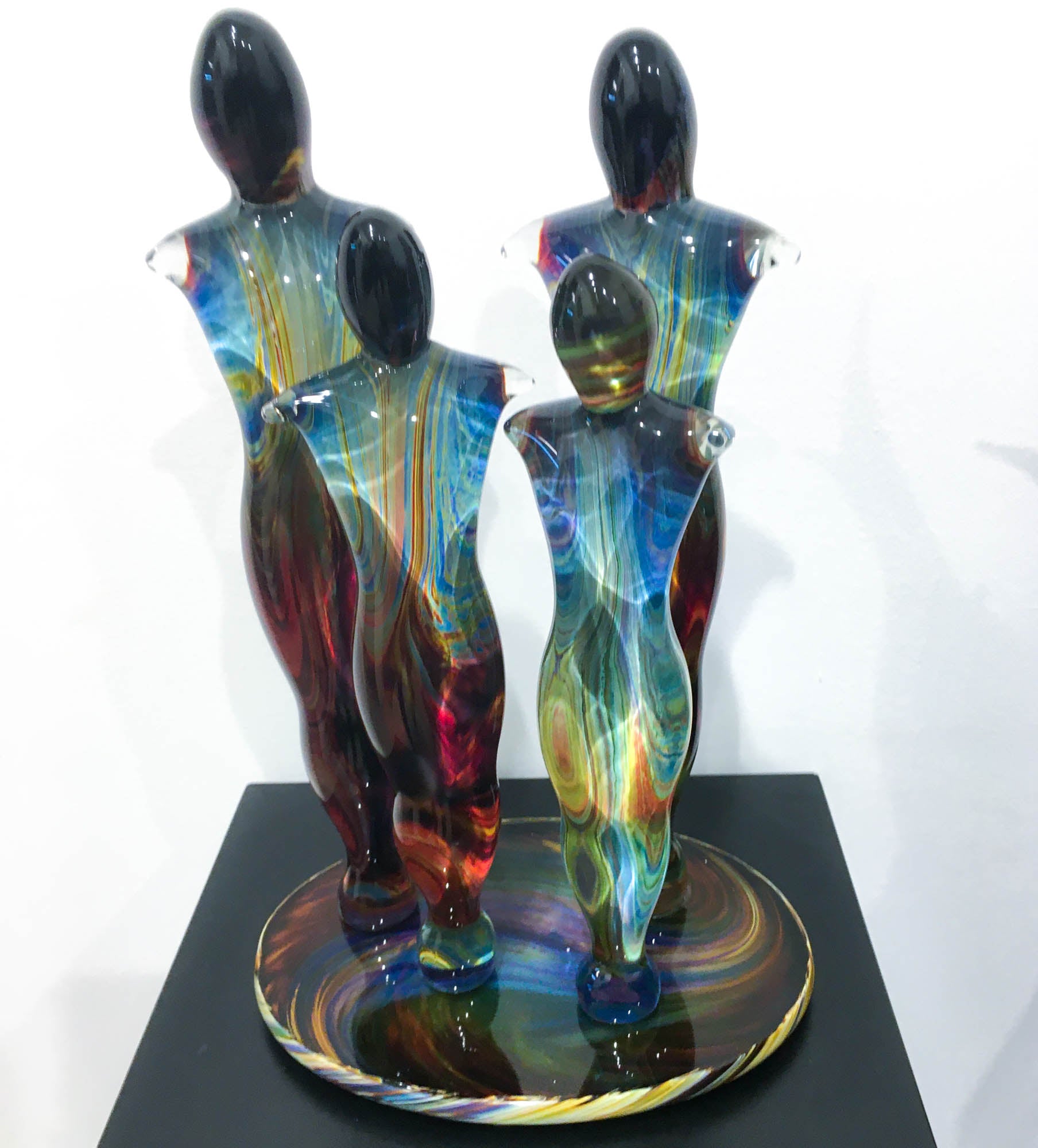 Family in chalcedony glass, four subject