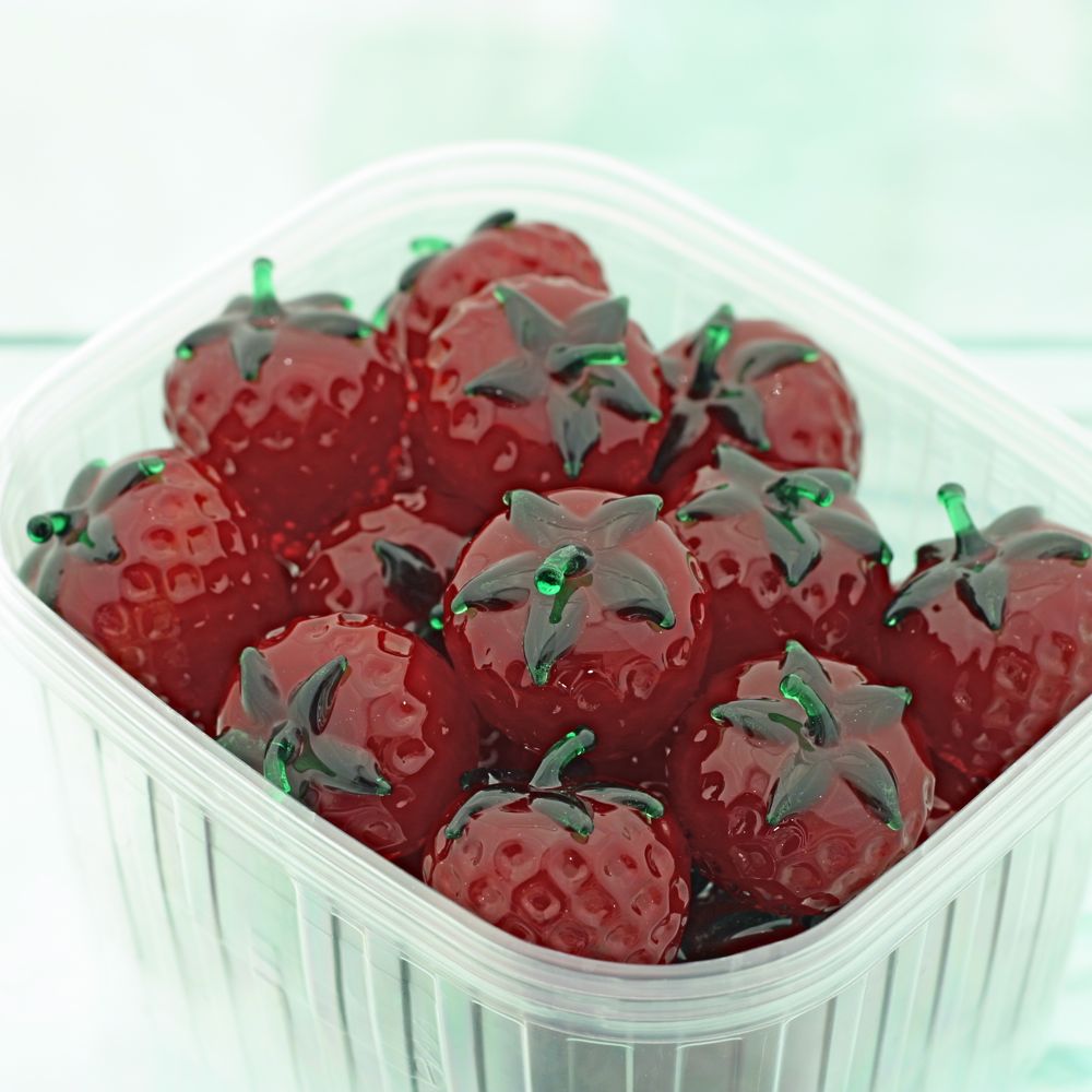 Glass strawberries - natural size