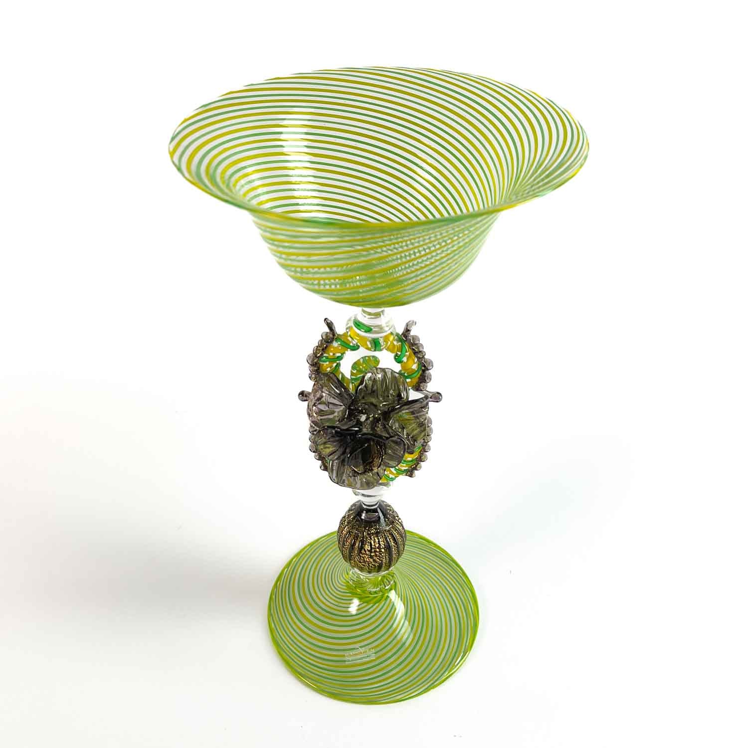 Goblet with decorative flower - Murano Glass art