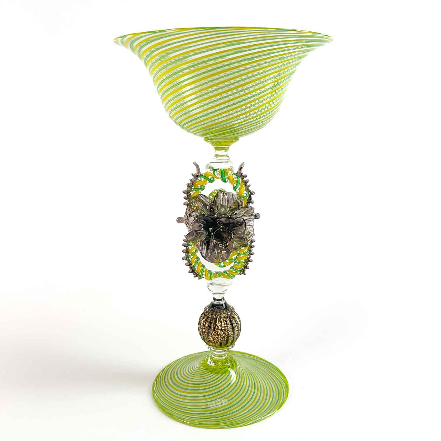 Goblet with decorative flower - Murano Glass art