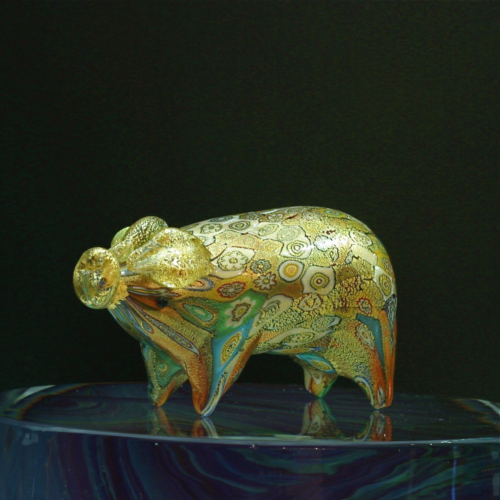 Murrina and gold pig