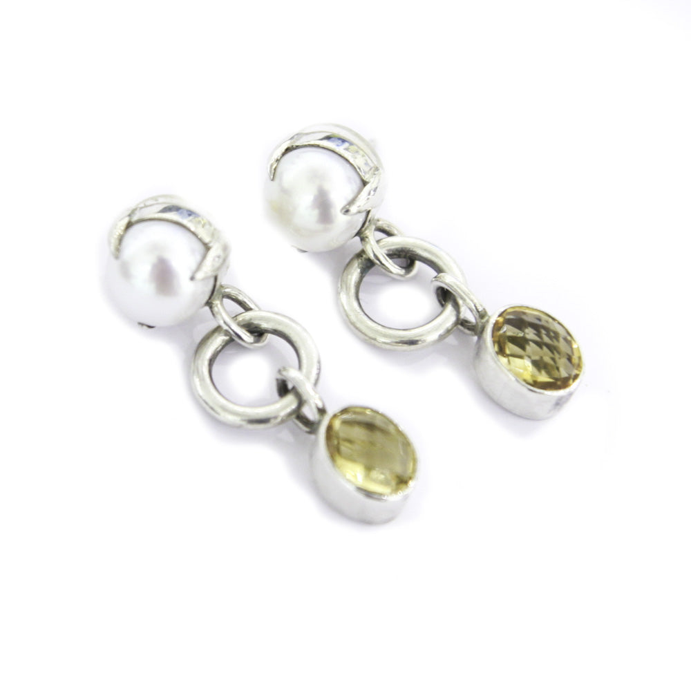 Circle Pearl Earrings