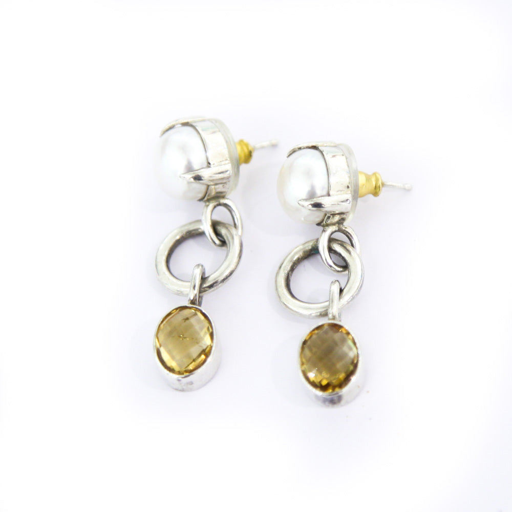 Circle Pearl Earrings