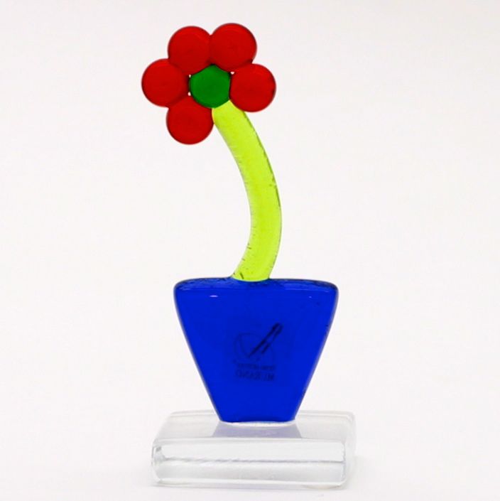 Plante avec une fleur